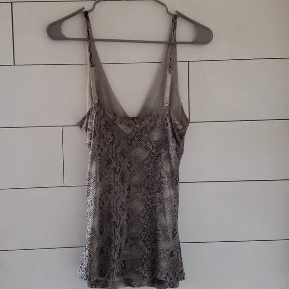 Express small front ruched tank top. - Picture 2 of 4